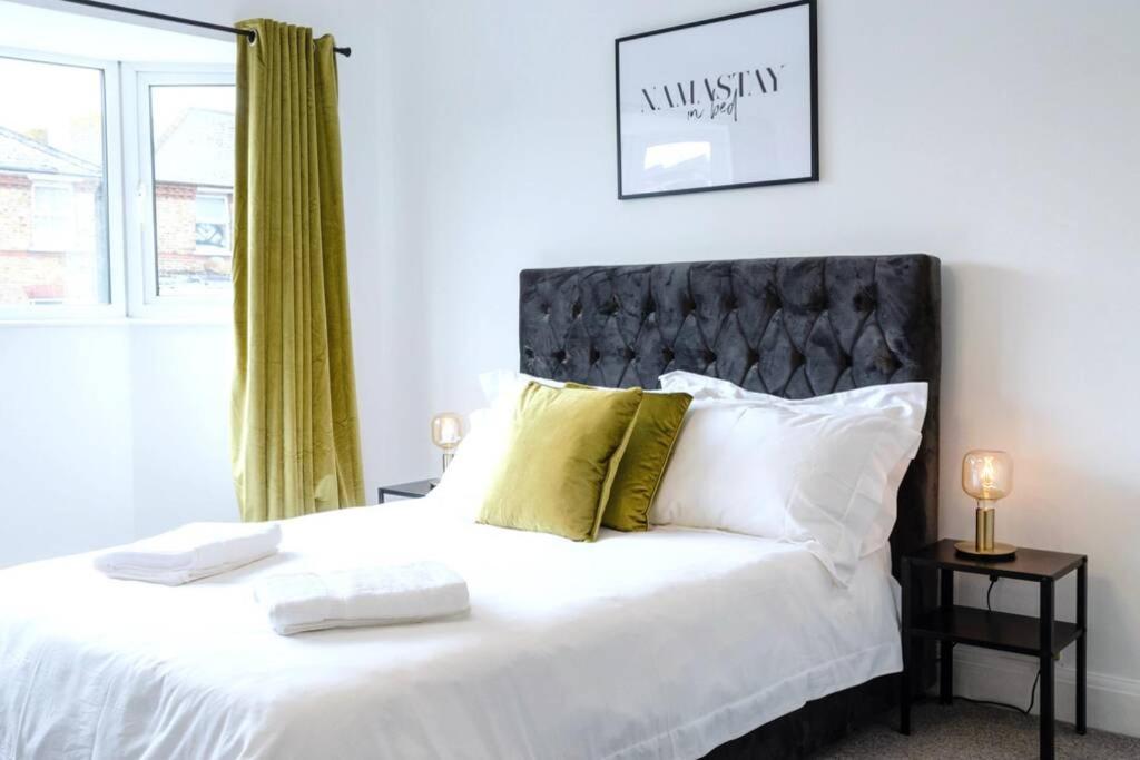Chic Beach Getaway Margate Exterior photo
