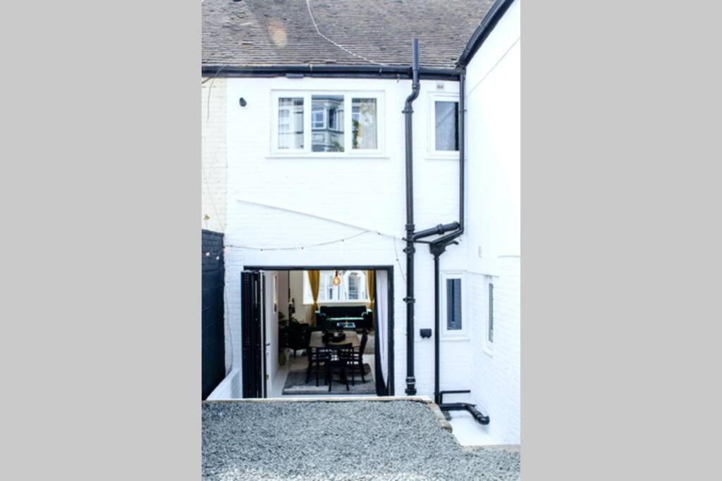 Chic Beach Getaway Margate Exterior photo